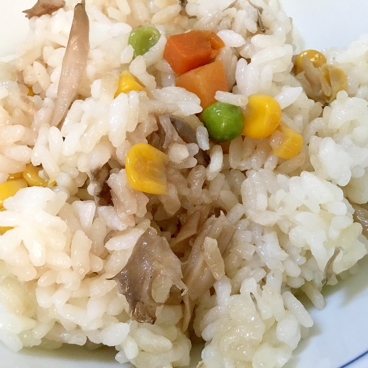 禁断のアレンジ サバの味噌煮缶詰とバターがウマすぎるご飯